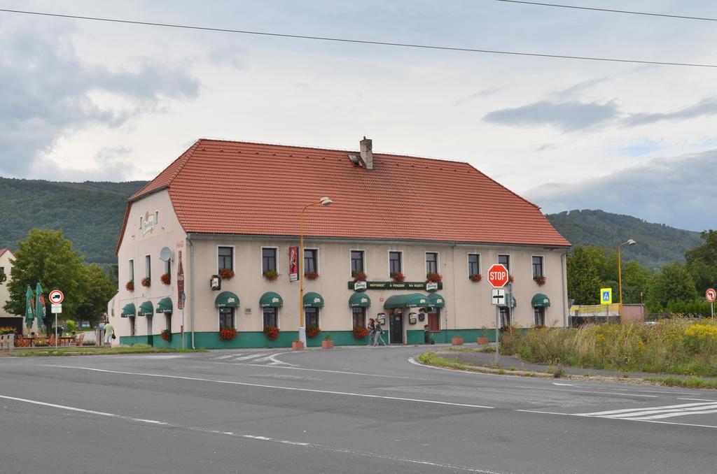 Motorest Penzion Na Bojisti Chlumec  Bagian luar foto